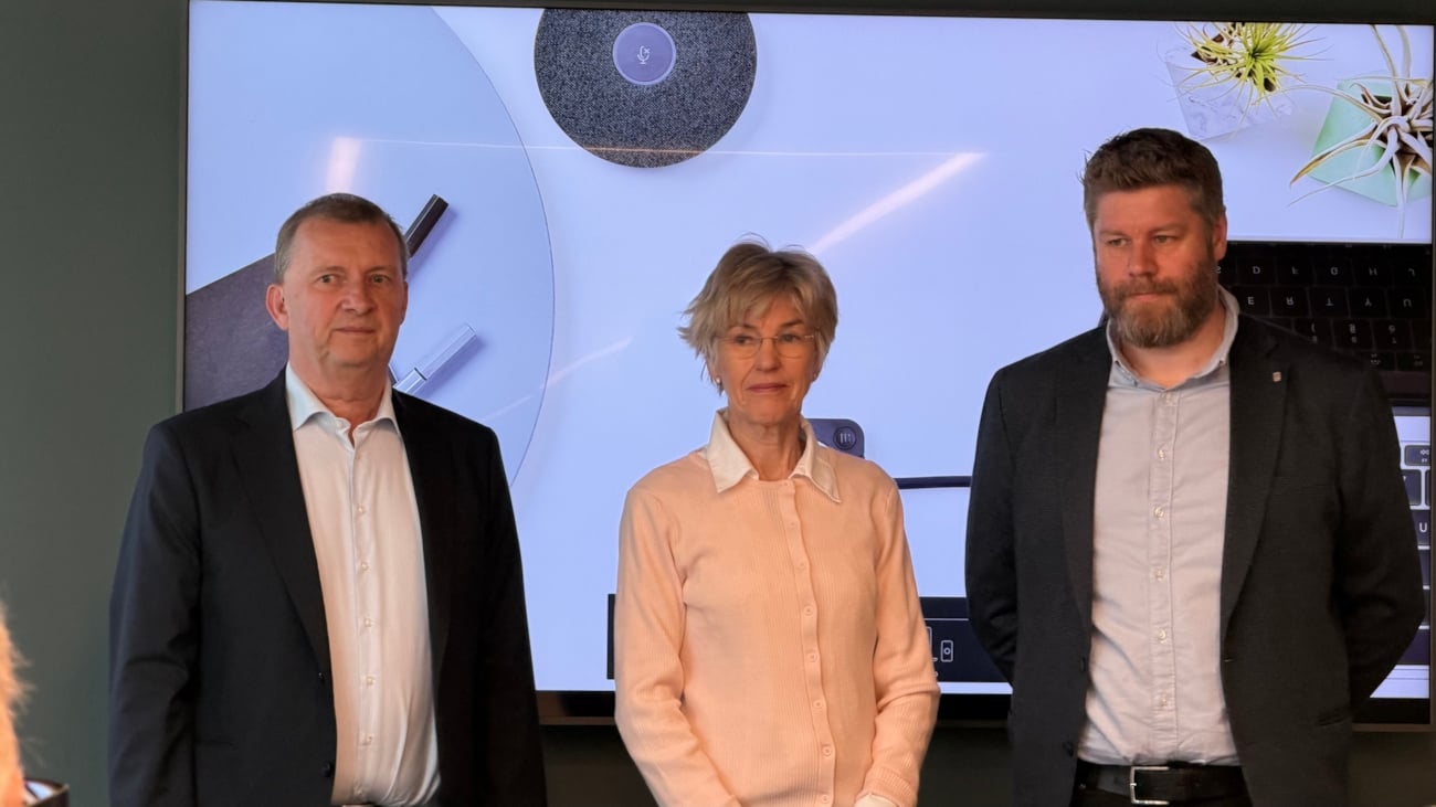 Mekler: Administrerende direktør Ove Guttormsen (NHO Elektro), mekler Kristin Rognan (Riksmekleren) og forbundsleder Geir Ove Kulseth (EL og IT Forbundet) har frist til midnatt med å bli enige om en ny tariffavtale på Landsoverenskomsten for elektrofagene (LOK).