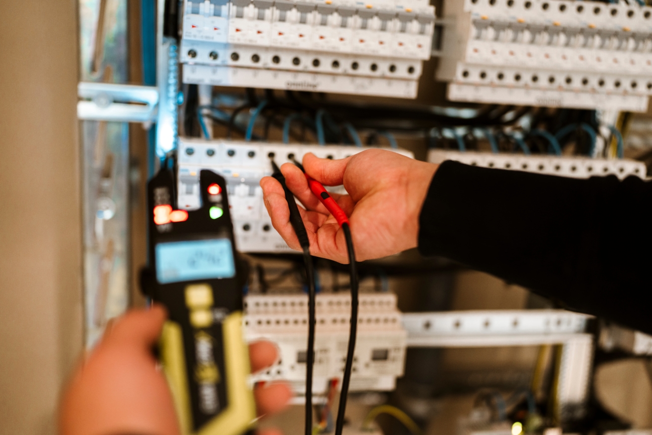 NHO Elektro oppdaterer dokumentasjonspakken for elektriske lavspenningsinstallasjoner. De nye skjemaene er utviklet i samsvar med Forskrift om elektriske lavspenningsanlegg (fel) og NEK 400:2022.